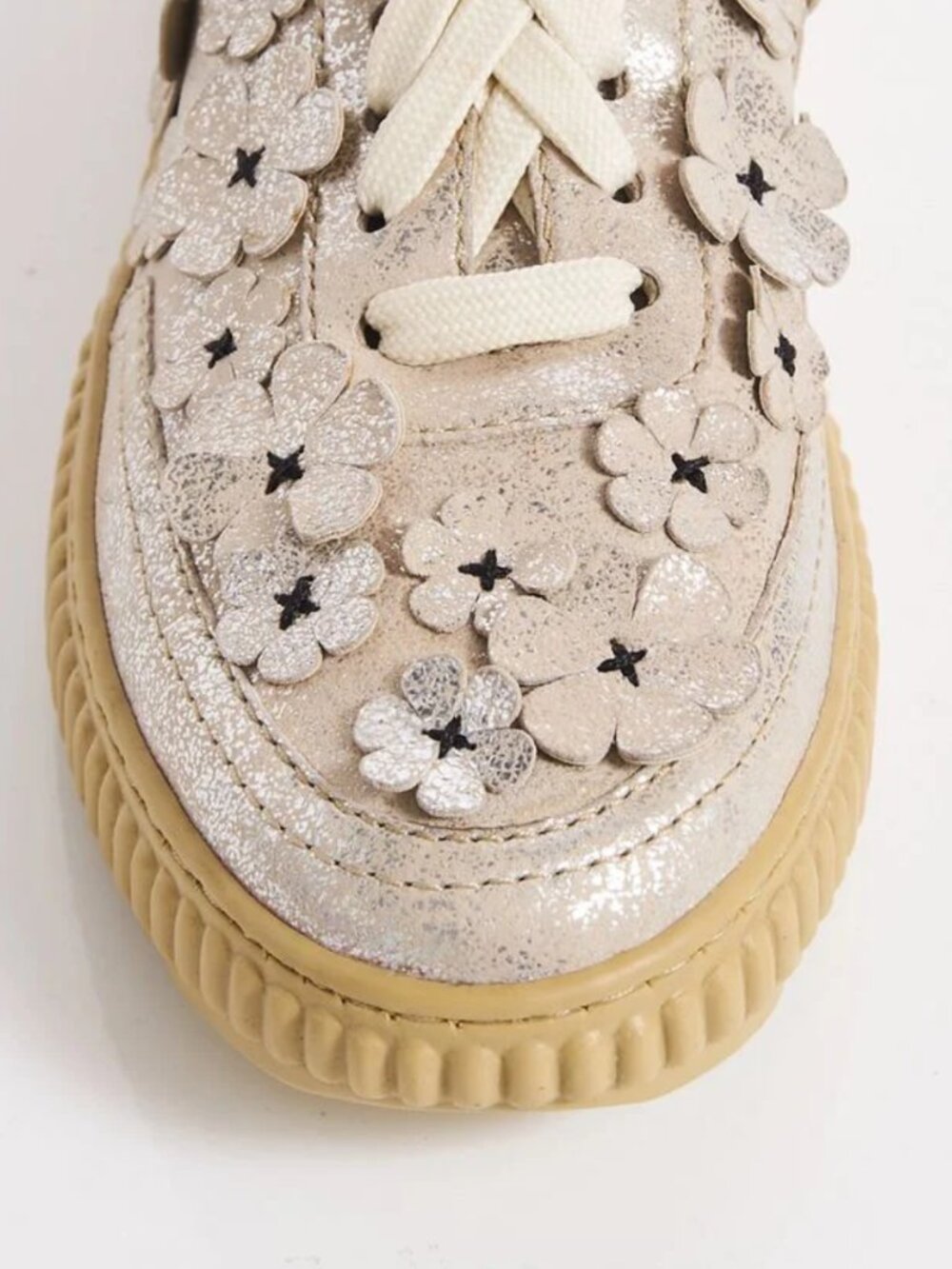 NEW Free People Wallflower Wimberly Sneakers in Champagne Metallic 7.5 - Picture 3 of 9
